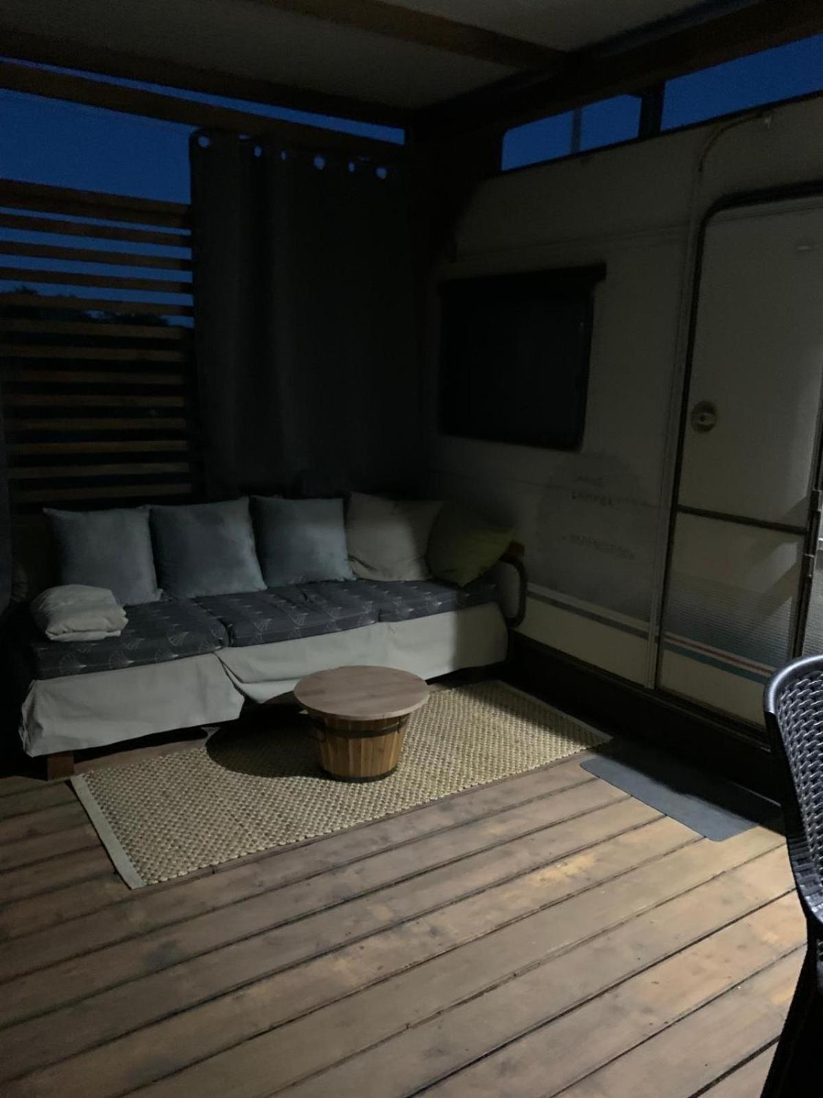 Large Camper In The Olive Grove Hotell Banjole Eksteriør bilde